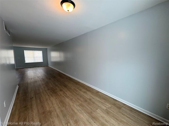 15473 Meyers Road, Detroit, MI 48227