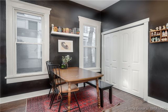 950 E Chestnut Street, Jeffersonville, IN 47130