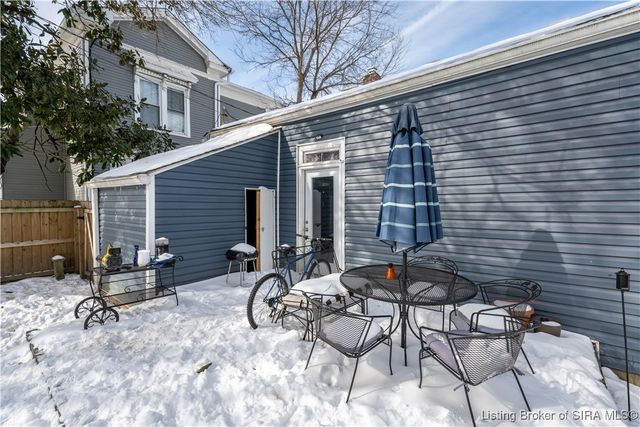 950 E Chestnut Street, Jeffersonville, IN 47130