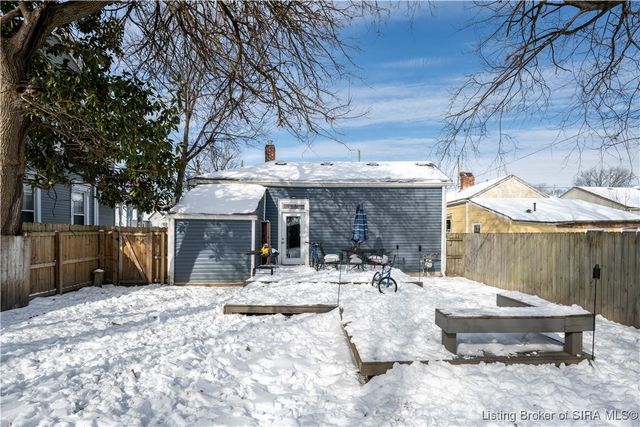 950 E Chestnut Street, Jeffersonville, IN 47130