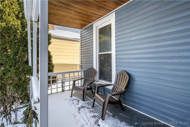 950 E Chestnut Street, Jeffersonville, IN 47130