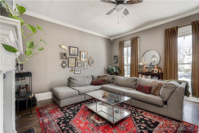 950 E Chestnut Street, Jeffersonville, IN 47130