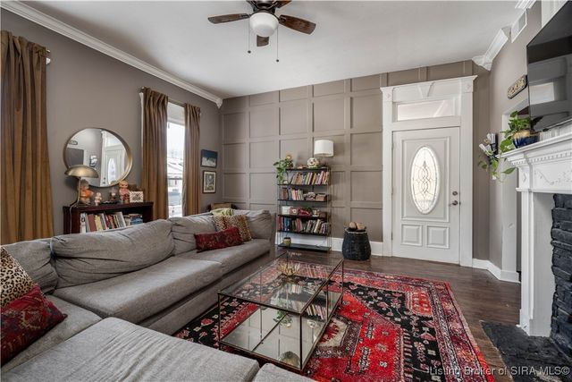 950 E Chestnut Street, Jeffersonville, IN 47130