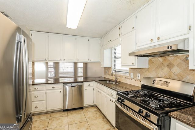 10897 Morning Dove Drive, Hampton, GA 30228