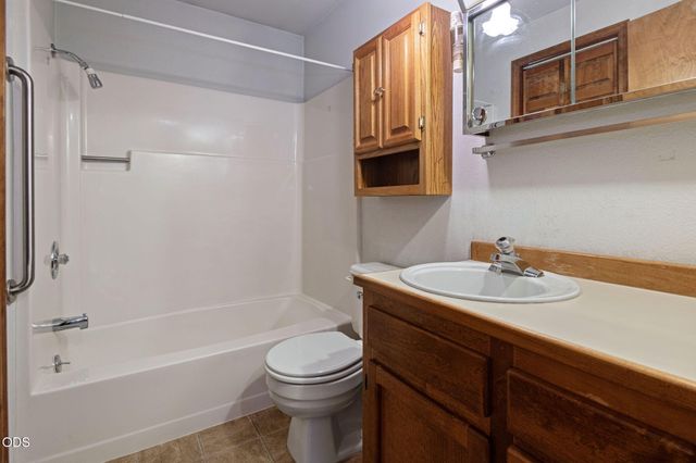 220 SW Maricopa Drive, Bend, OR 97702