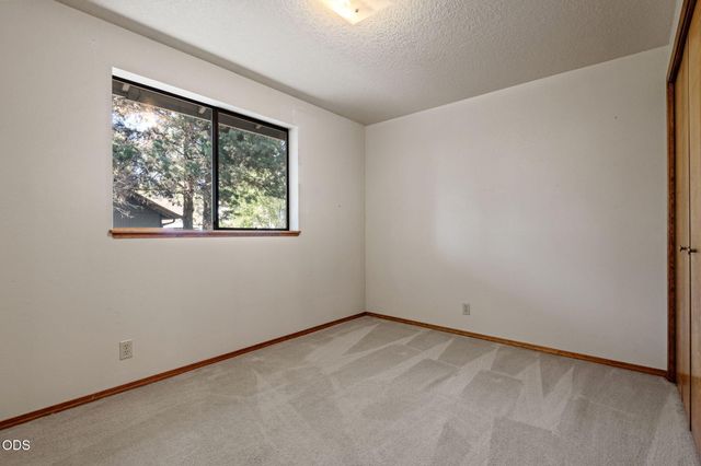 220 SW Maricopa Drive, Bend, OR 97702