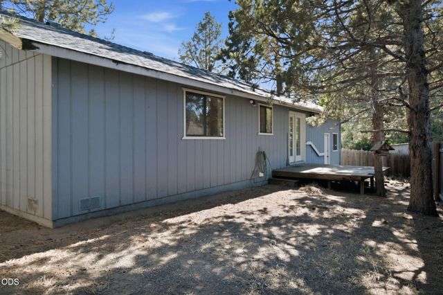 220 SW Maricopa Drive, Bend, OR 97702