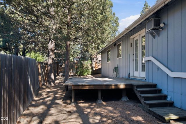 220 SW Maricopa Drive, Bend, OR 97702