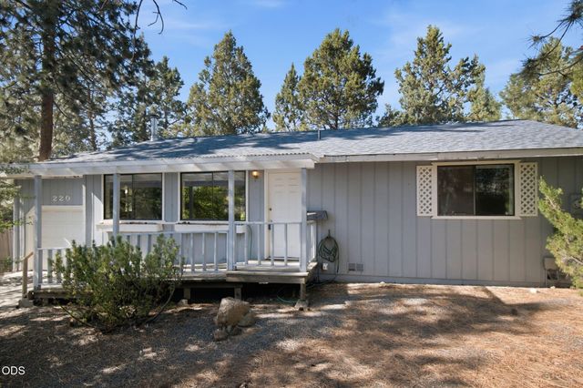 220 SW Maricopa Drive, Bend, OR 97702