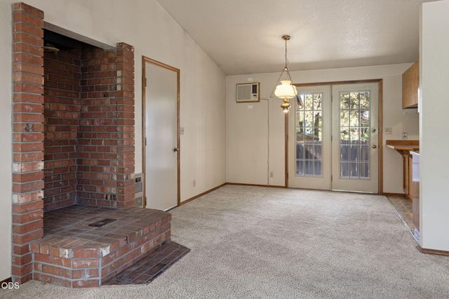 220 SW Maricopa Drive, Bend, OR 97702