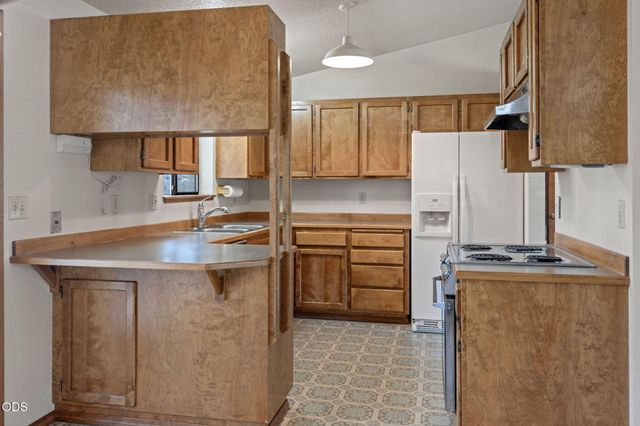 220 SW Maricopa Drive, Bend, OR 97702