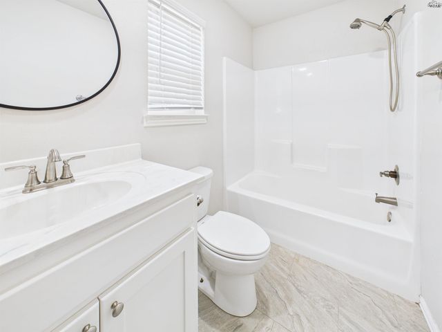 1202 NEWMAN AVENUE, Iowa Park, TX 76367