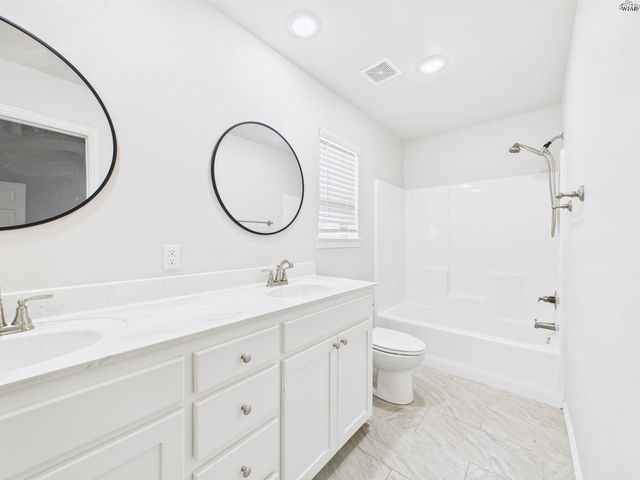 1202 NEWMAN AVENUE, Iowa Park, TX 76367