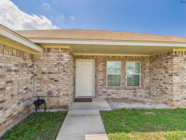1202 NEWMAN AVENUE, Iowa Park, TX 76367