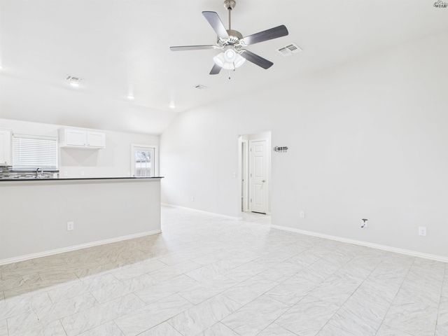 1202 NEWMAN AVENUE, Iowa Park, TX 76367