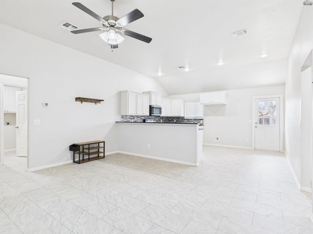 1202 NEWMAN AVENUE, Iowa Park, TX 76367