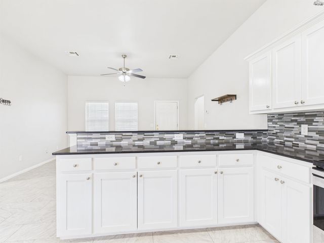 1202 NEWMAN AVENUE, Iowa Park, TX 76367