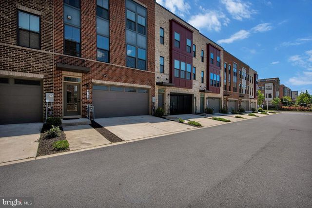 4748 TOWNE PARK RD, Suitland, MD 20746