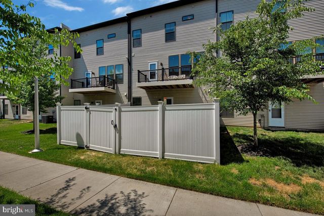 4748 TOWNE PARK RD, Suitland, MD 20746