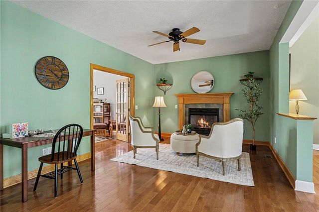 222 Gallant Fox Ln, Webster, NY 14580