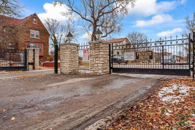 169 Keelson Drive, Detroit City, MI 48215