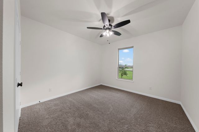 421 Paradise Ridge Drive, Waxahachie, TX 75167