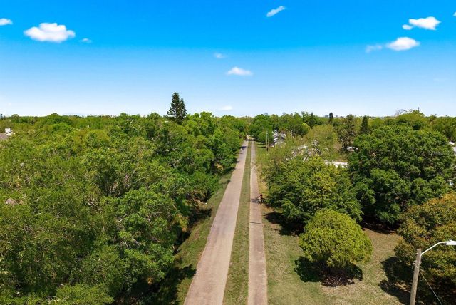 45 PELICAN PLACE, Belleair, FL 33756