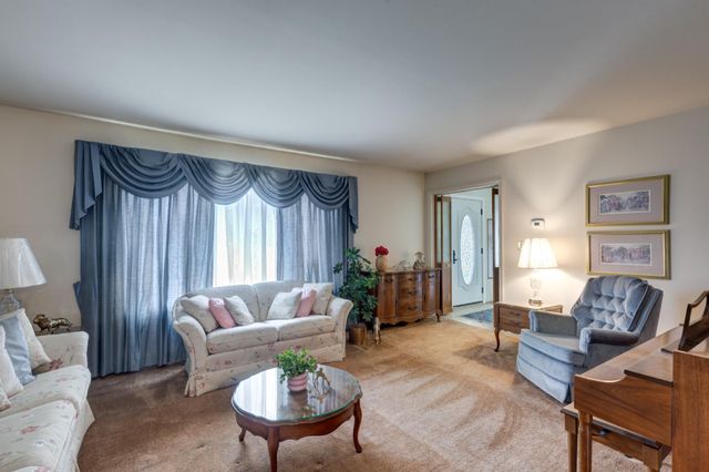 2014 RED RIVER RD, Sykesville, MD 21784