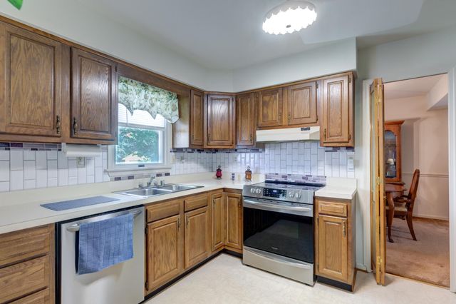 2014 RED RIVER RD, Sykesville, MD 21784