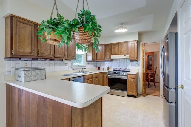 2014 RED RIVER RD, Sykesville, MD 21784