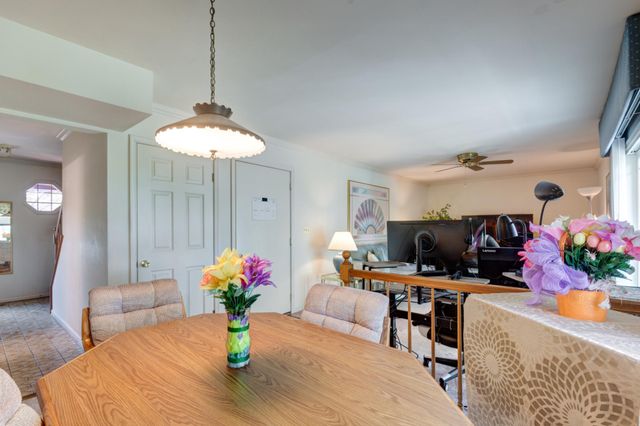 2014 RED RIVER RD, Sykesville, MD 21784