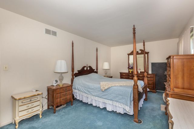2014 RED RIVER RD, Sykesville, MD 21784