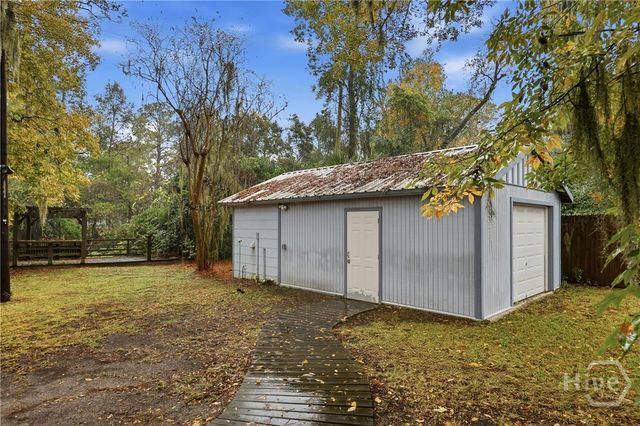 6 Lansing Avenue, Savannah, GA 31406