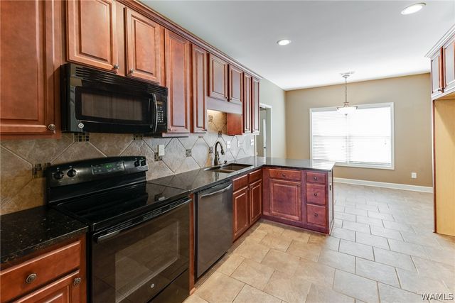 12546 Rock Pointe Way, Northport, AL 35475