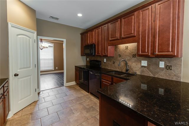 12546 Rock Pointe Way, Northport, AL 35475