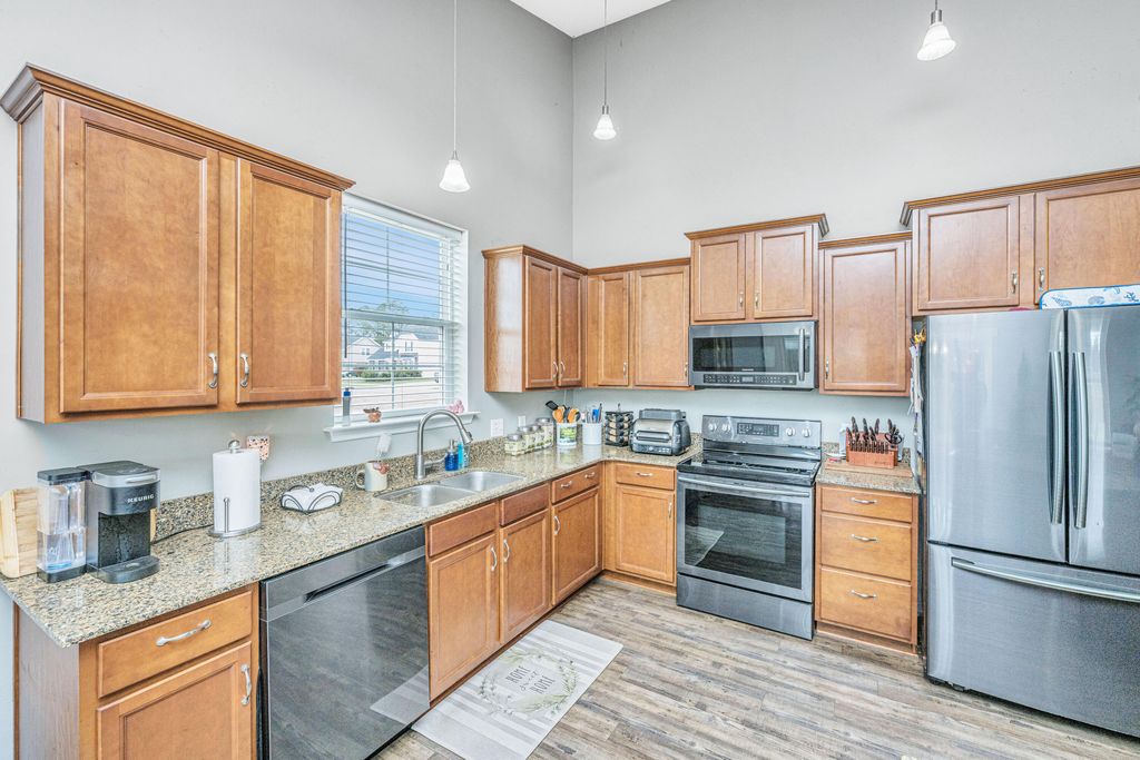 Image 10 of property listing at 1037 Bridlewood Farms Parkway, Ridgeville, SC 29472