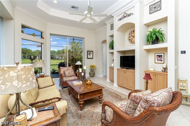 2501 Augusta DR, Naples, FL 34109