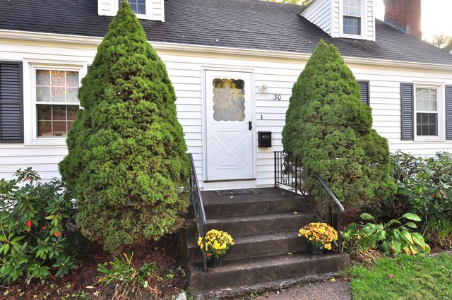 30 Lovell Avenue, Windsor, CT 06095