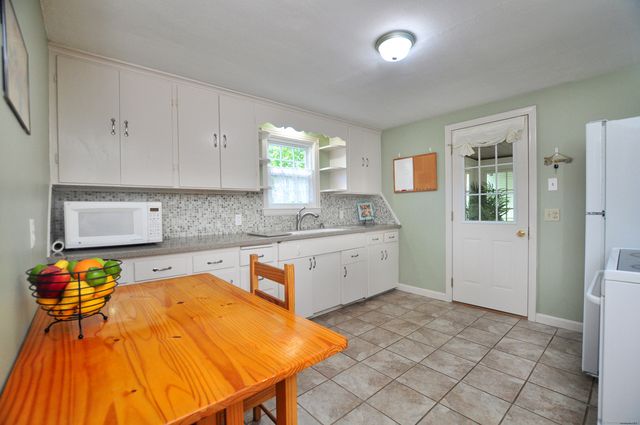 30 Lovell Avenue, Windsor, CT 06095