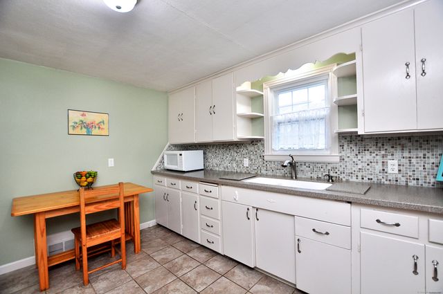 30 Lovell Avenue, Windsor, CT 06095