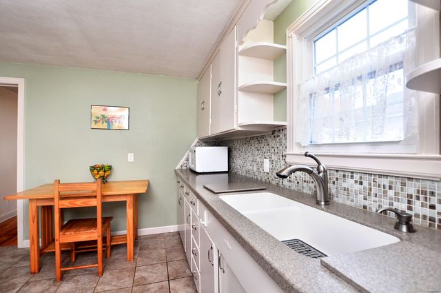 30 Lovell Avenue, Windsor, CT 06095