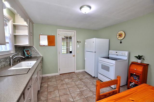 30 Lovell Avenue, Windsor, CT 06095