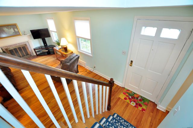 30 Lovell Avenue, Windsor, CT 06095