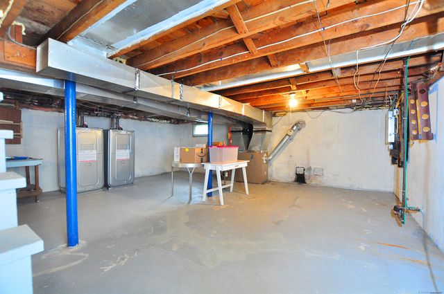 30 Lovell Avenue, Windsor, CT 06095