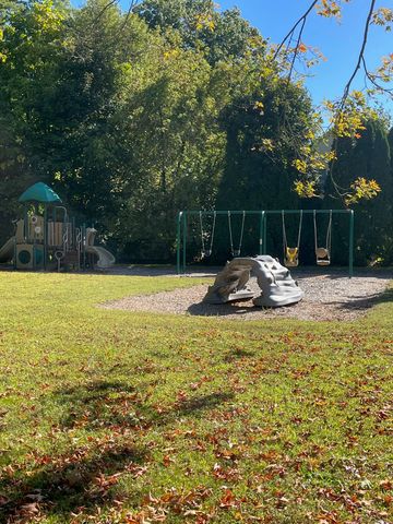 30 Lovell Avenue, Windsor, CT 06095