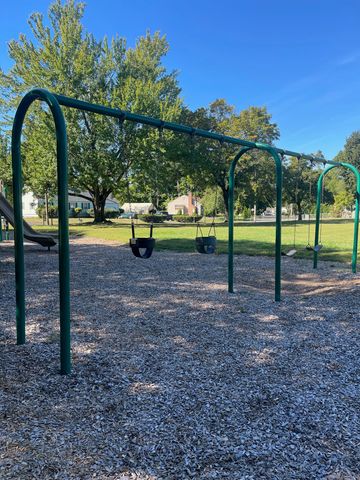 30 Lovell Avenue, Windsor, CT 06095