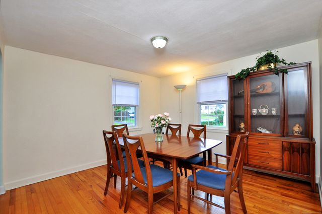 30 Lovell Avenue, Windsor, CT 06095