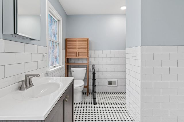 4936 Abbott Avenue N, Brooklyn Center, MN 55429