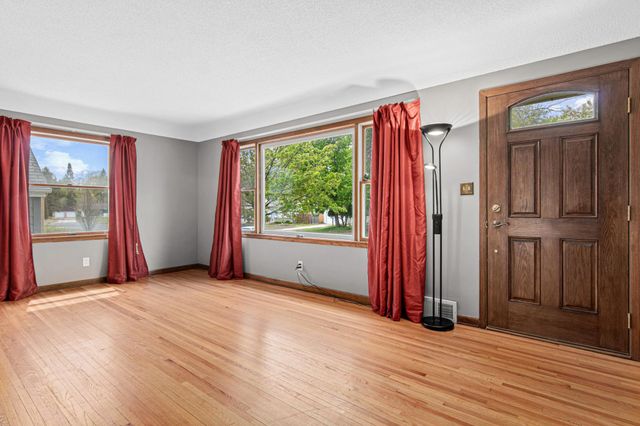 4936 Abbott Avenue N, Brooklyn Center, MN 55429