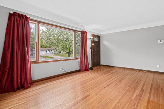 4936 Abbott Avenue N, Brooklyn Center, MN 55429